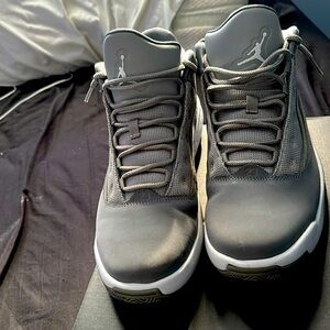 Nike Jordan max aura 2